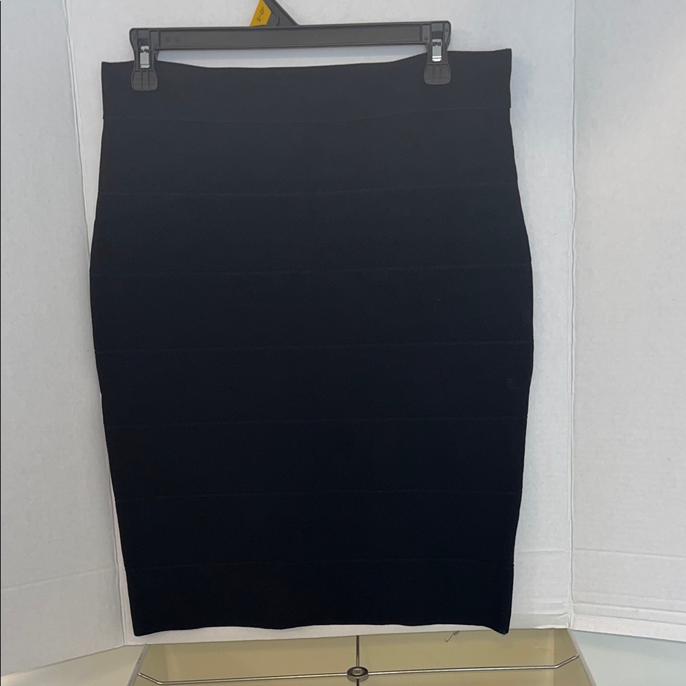 Romeo & Juliet Couture Elegant Black Pencil Skirt